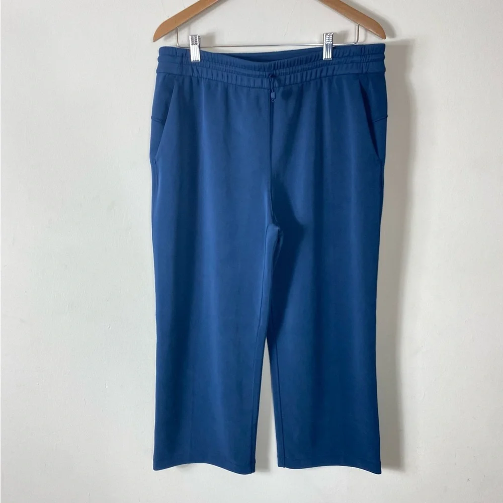 LIKE NEW Lululemon Softstreme High Rise Straight Leg Crop Pants True Navy - 12
